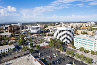 155 N Lake Ave, Pasadena, CA - Aérien  Vue de la carte