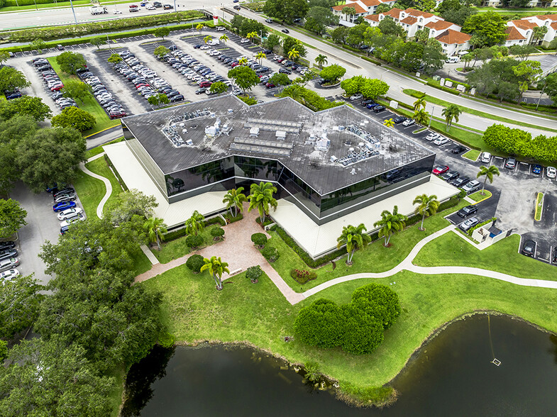 9980 Central Park Blvd N, Boca Raton, FL à vendre - Photo du bâtiment - Image 1 de 13