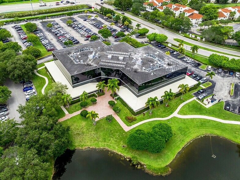9980 Central Park Blvd N, Boca Raton, FL à vendre - Photo du bâtiment - Image 1 de 13