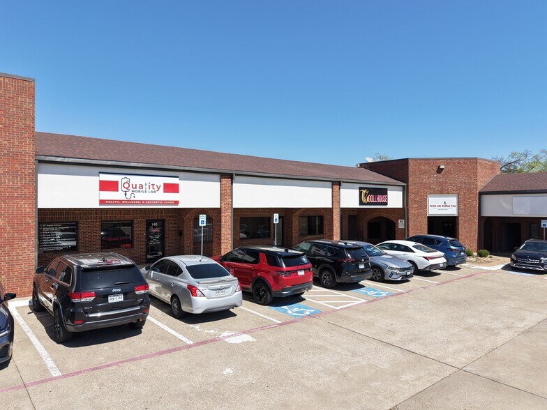 712 N Hampton Rd, DeSoto, TX à louer - Photo du bâtiment - Image 2 de 18