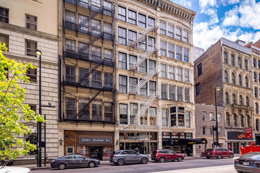 113 W 4th St, Cincinnati, OH à louer - Photo du bâtiment - Image 2 de 29
