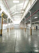 200 N 8th Ave E, Newton, IA for lease Building Photo- Image 1 of 6