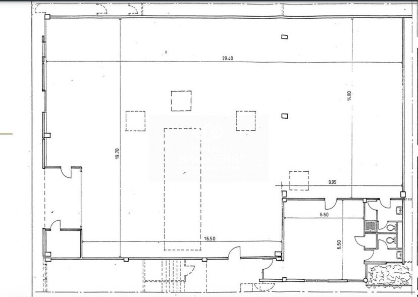 Industrial in Vitrolles for lease - Building Photo - Image 1 of 2