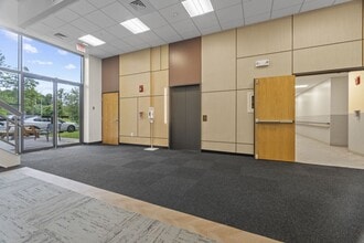 15 Corporate Dr, Trumbull, CT for lease Interior Photo- Image 2 of 9