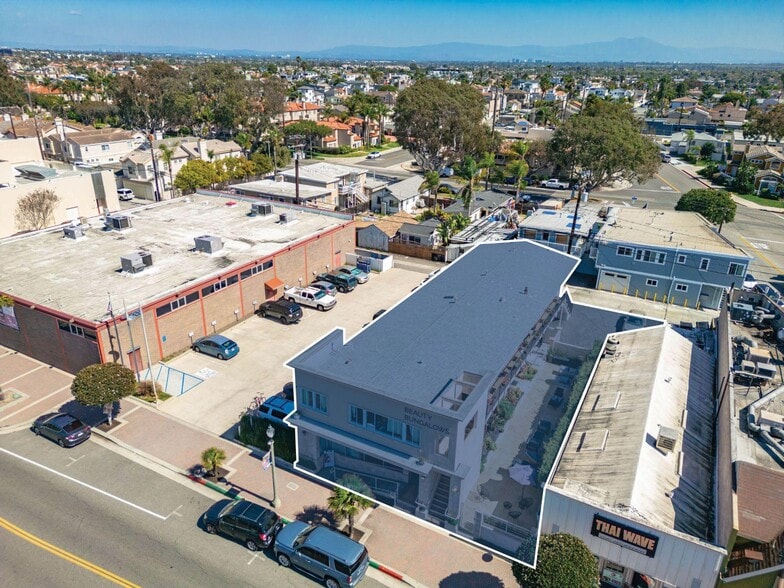 526 Main St, Huntington Beach, CA à vendre - Photo du bâtiment - Image 2 de 5