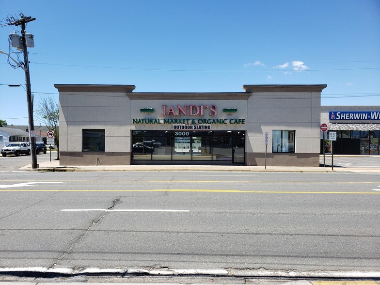 3000 Long Beach Rd, Oceanside, NY for sale - Building Photo - Image 1 of 1