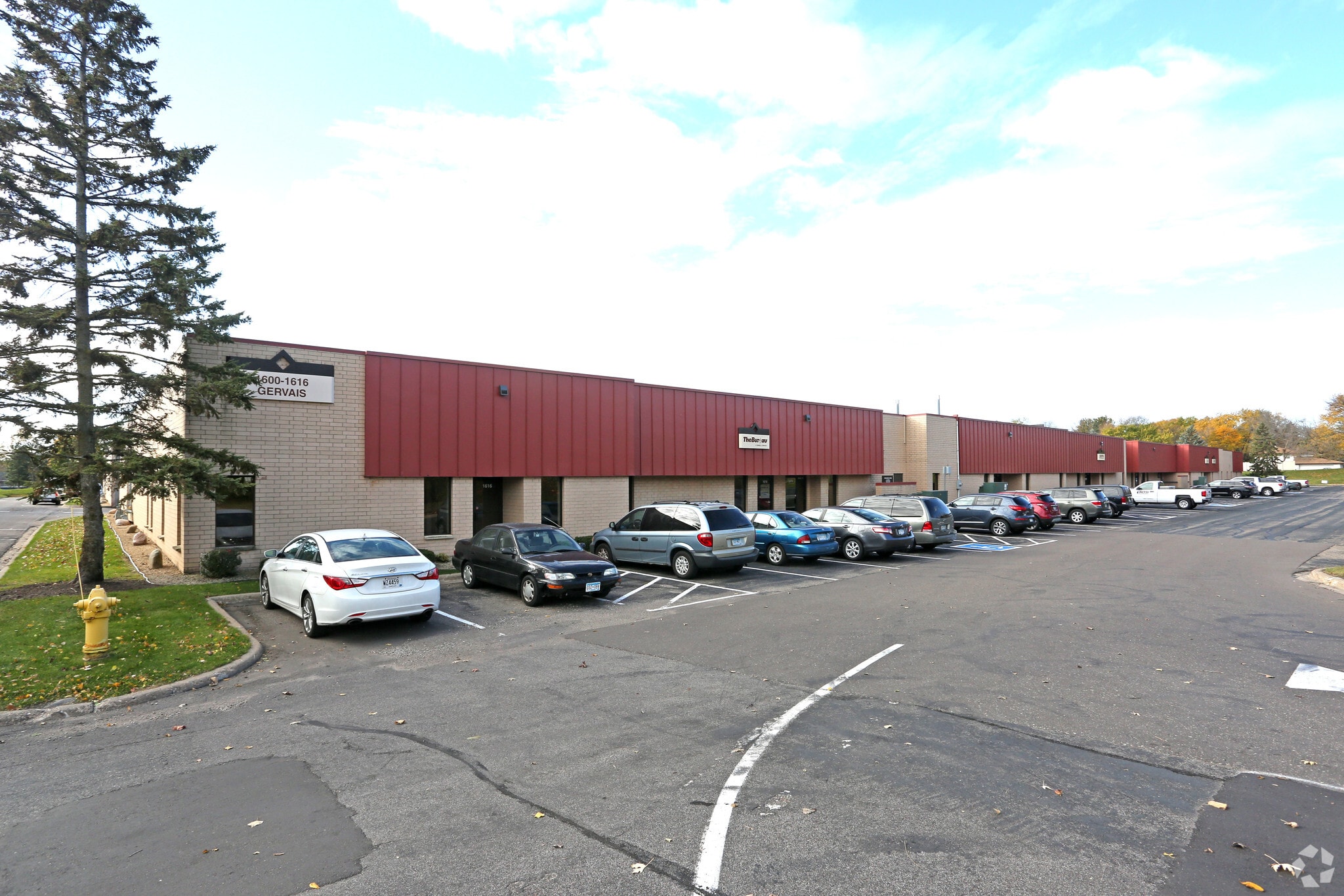 1600 Gervais Ave, Maplewood, MN for lease Primary Photo- Image 1 of 12