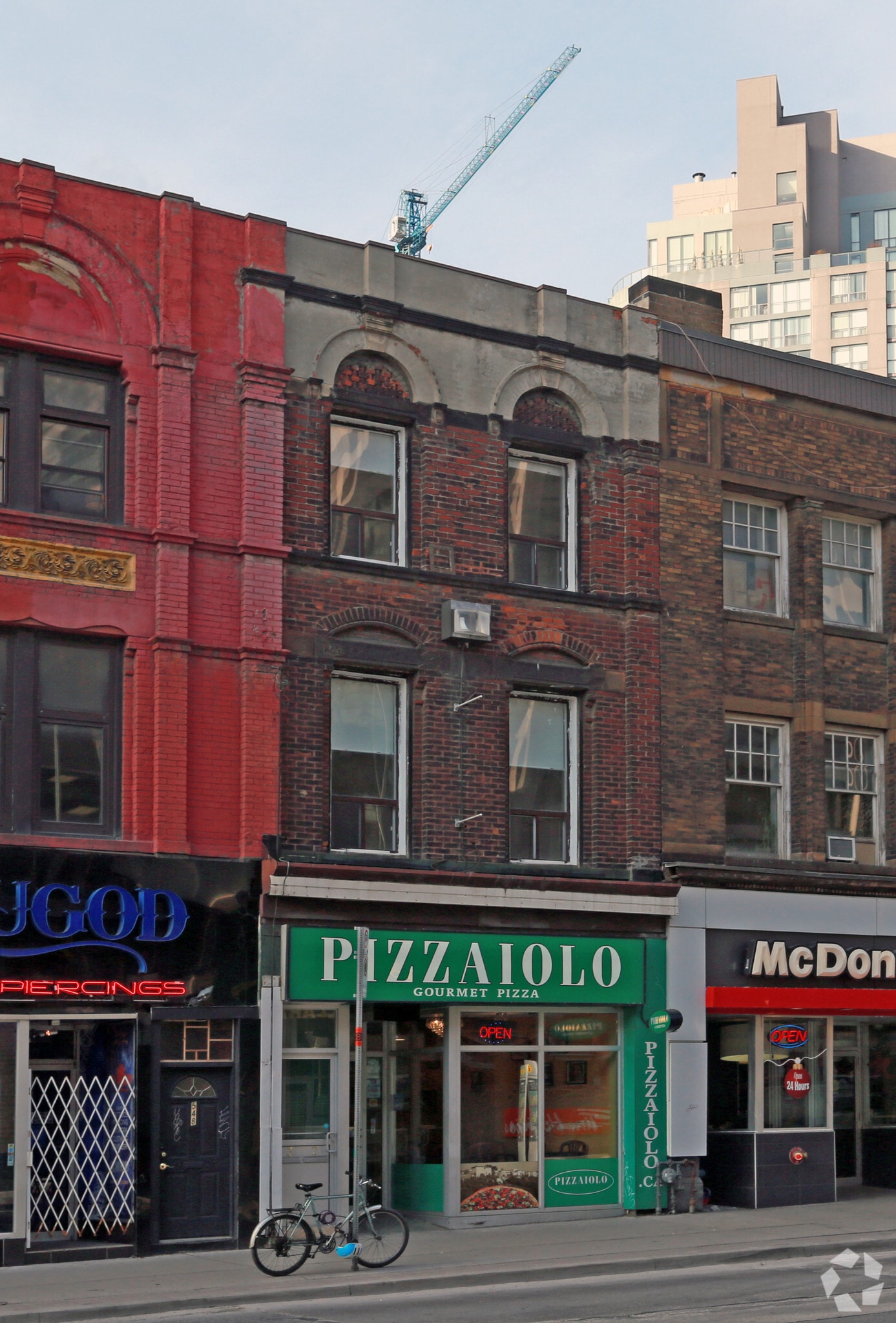 550 Yonge St, Toronto, ON for sale Primary Photo- Image 1 of 1