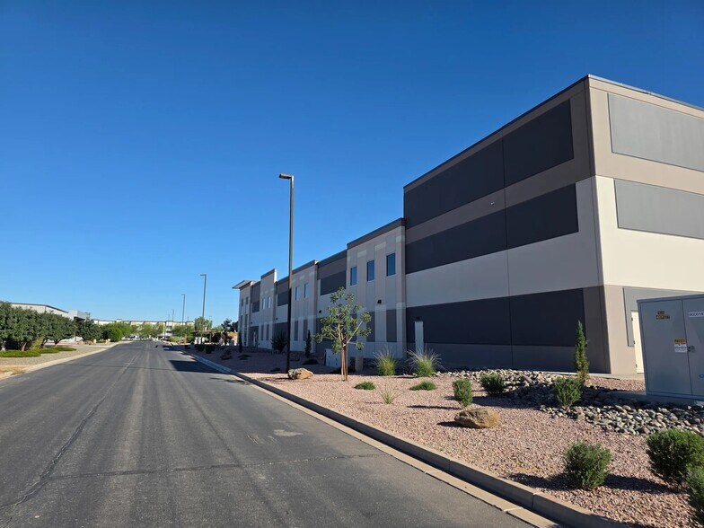 1031 W Melody Ave, Gilbert, AZ à vendre - Photo du bâtiment - Image 2 de 4