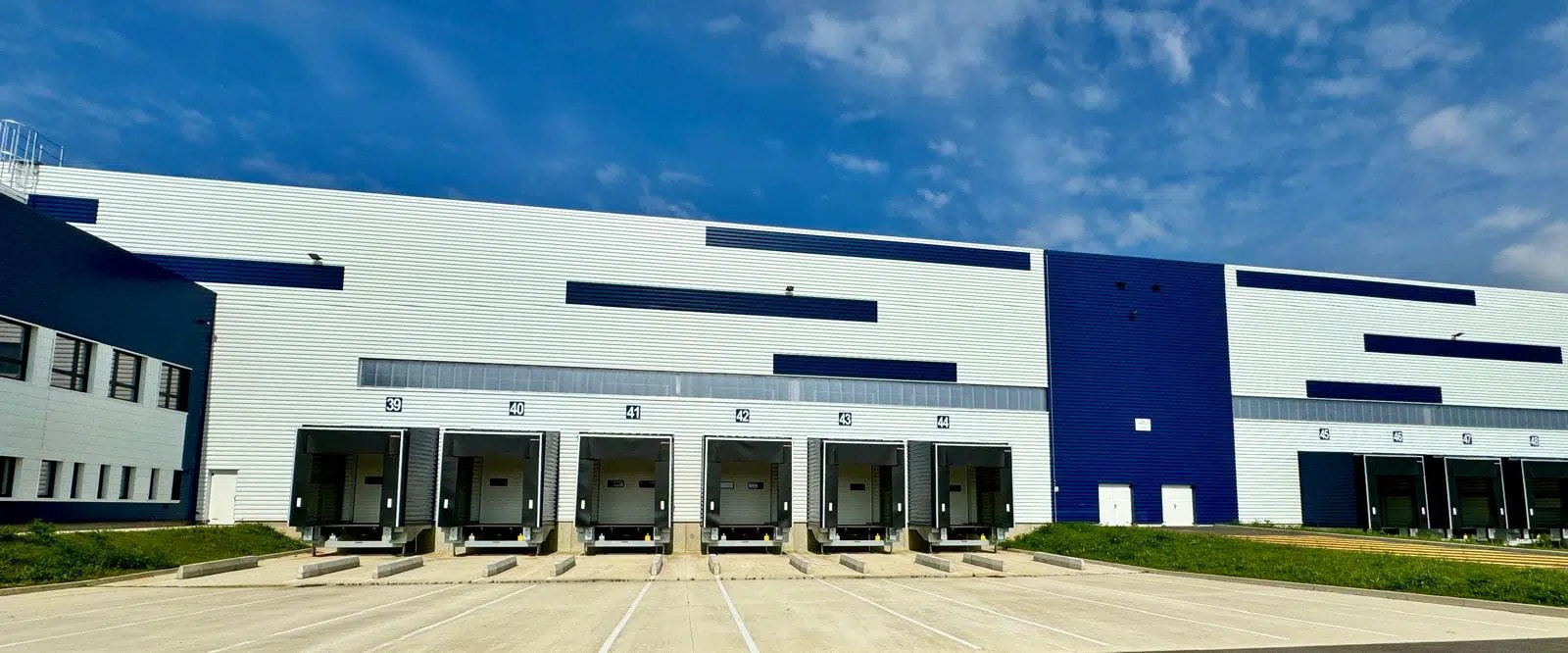 Industrial in Villenoy for lease Building Photo- Image 1 of 5