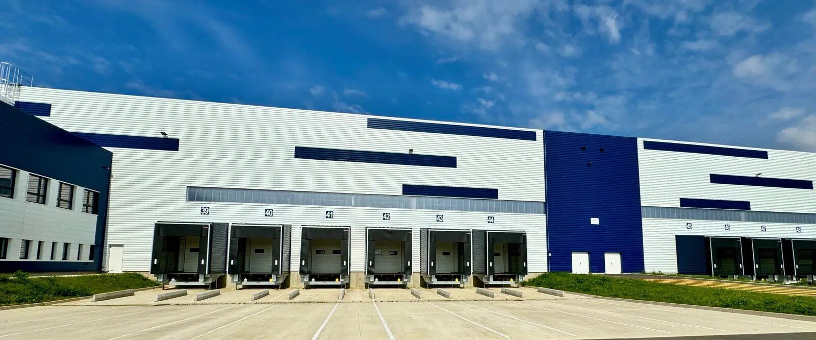 Industriel dans Villenoy à louer Photo du bâtiment- Image 1 de 5