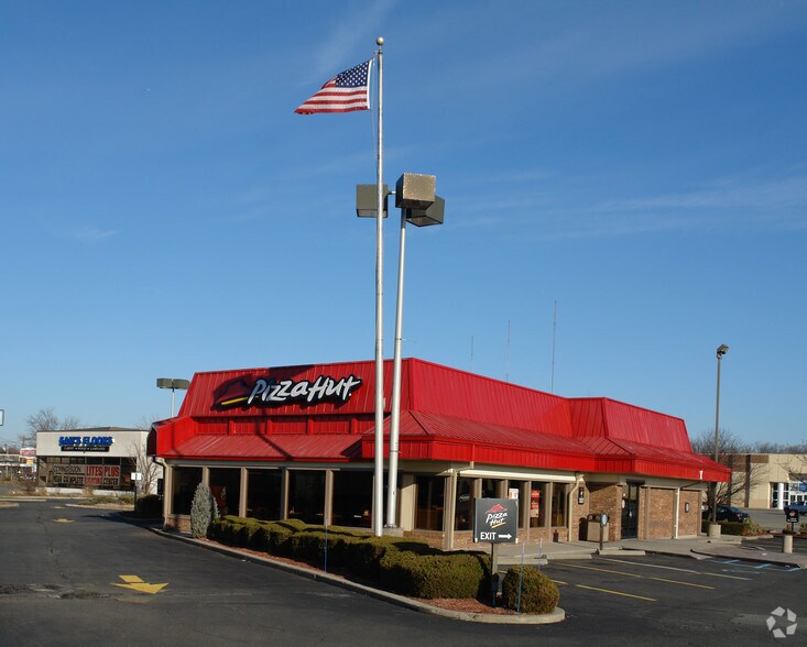 214 E Route 59, Nanuet, NY à louer - Photo principale - Image 1 de 2