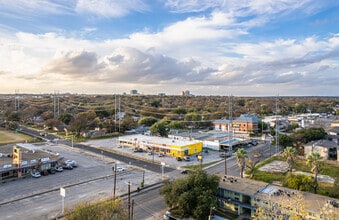 107-109 Latch Dr, San Antonio, TX - Aérien  Vue de la carte