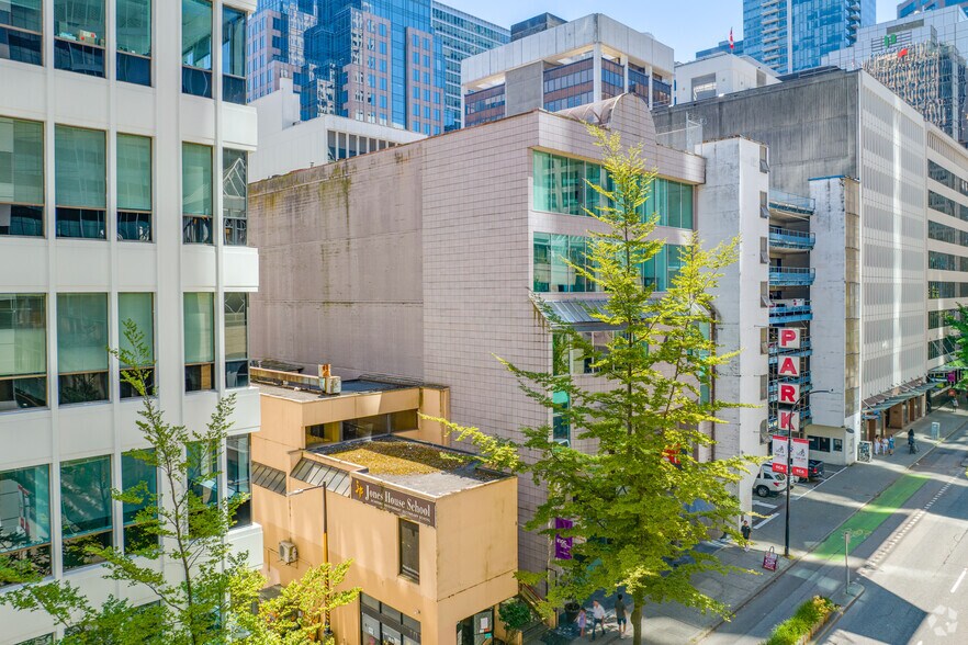 530 Hornby St, Vancouver, BC à louer - Photo du bâtiment - Image 2 de 12