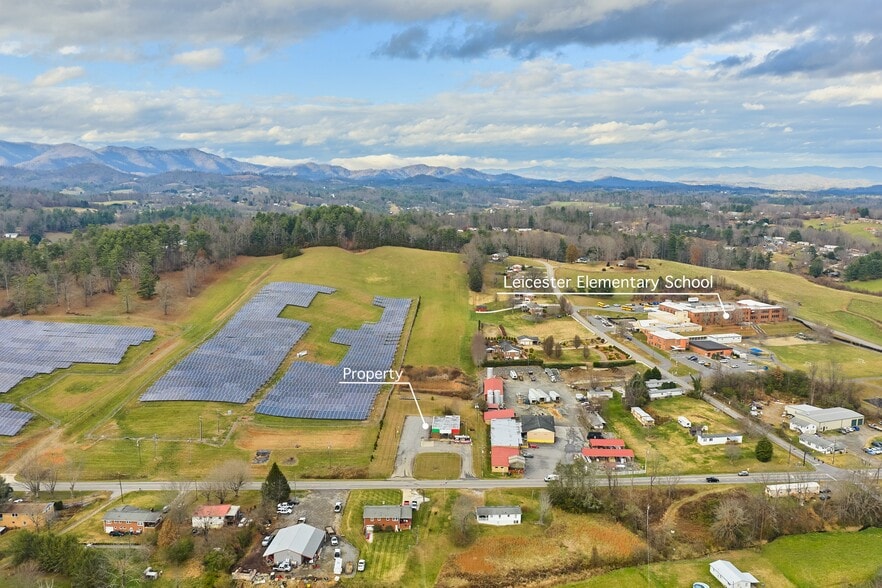 2935 New Leicester Hwy, Leicester, NC à vendre - Photo du bâtiment - Image 2 de 36