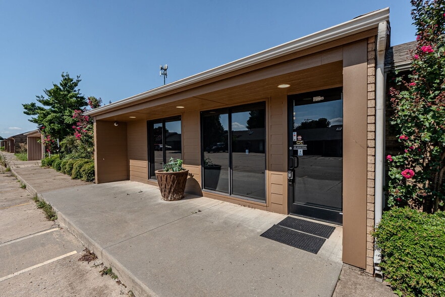 1530 SW 89th St, Oklahoma City, OK for sale - Building Photo - Image 3 of 31