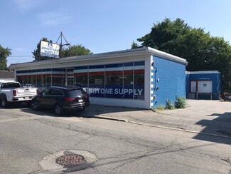 Plus de détails pour 588 Gorham St, Lowell, MA - Commerce de détail à vendre