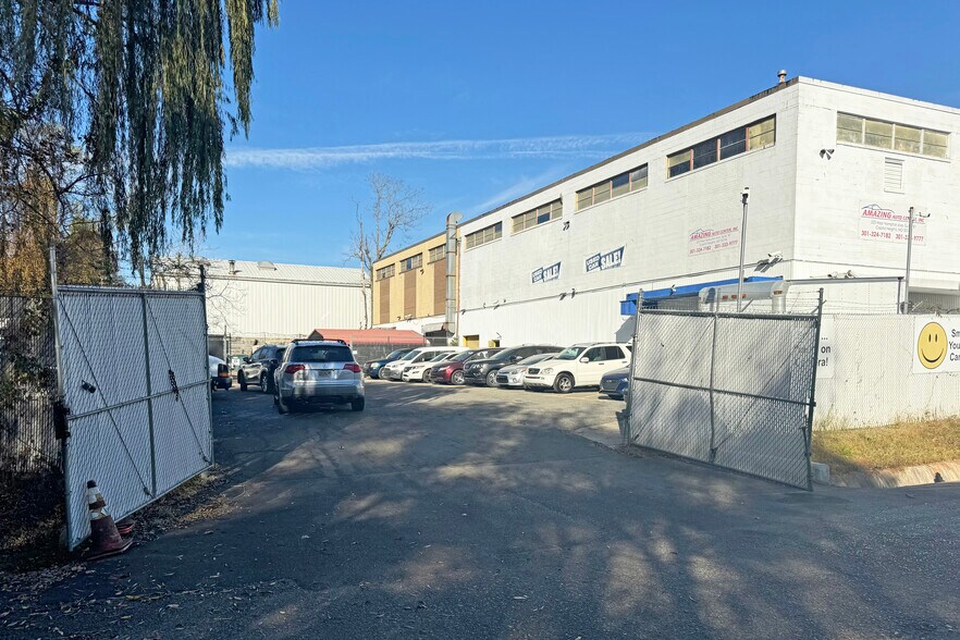 223 Westhampton Ave, Capitol Heights, MD à vendre - Photo du bâtiment - Image 3 de 15