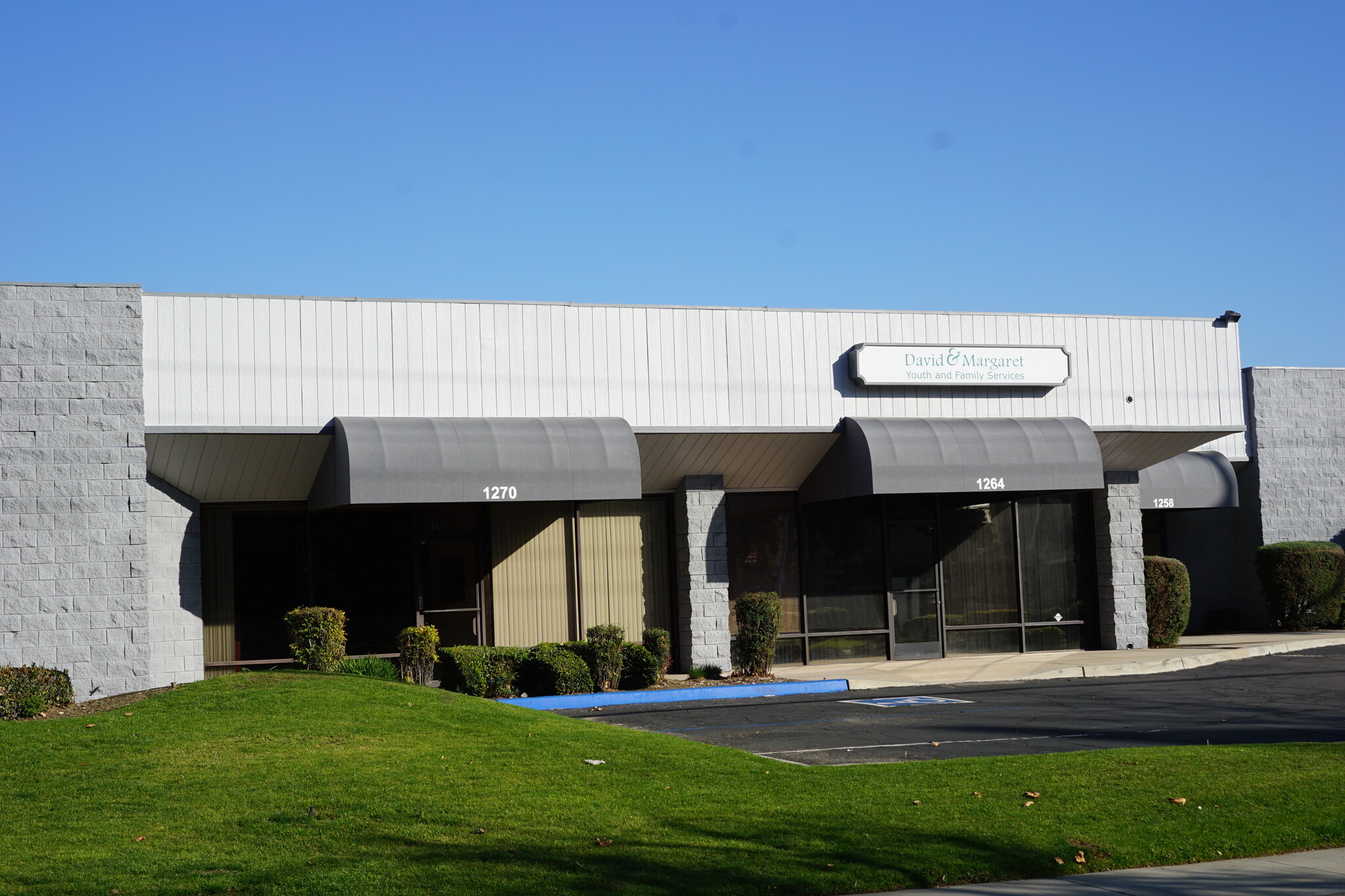 1200-1242 N San Dimas Canyon Rd, San Dimas, CA for lease Building Photo- Image 1 of 8