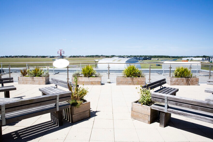 4 Meteor Way, Lee On The Solent à louer - Photo du bâtiment - Image 3 de 12