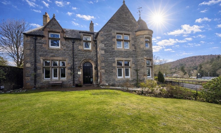 2 Station Rd, Fort Augustus for sale Primary Photo- Image 1 of 13