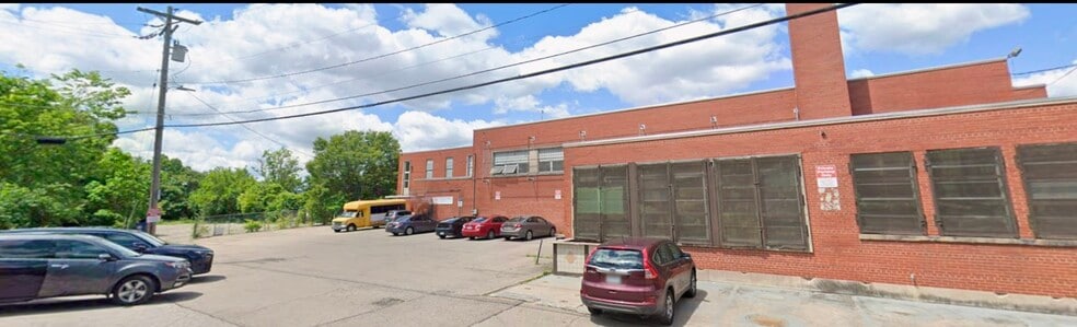 2232 Stratford Ave, Cincinnati, OH for sale - Building Photo - Image 3 of 19