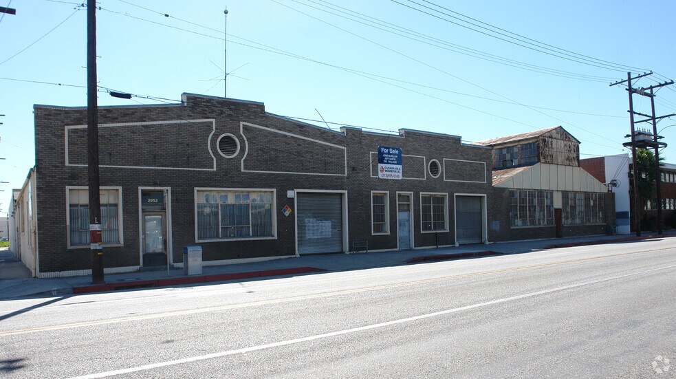 2052 E Vernon Ave, Vernon, CA à louer - Photo principale - Image 1 de 7