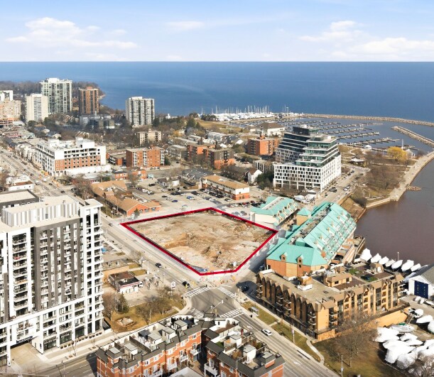2432-2452 Lakeshore Rd W, Oakville, ON à vendre Aérien- Image 1 de 2