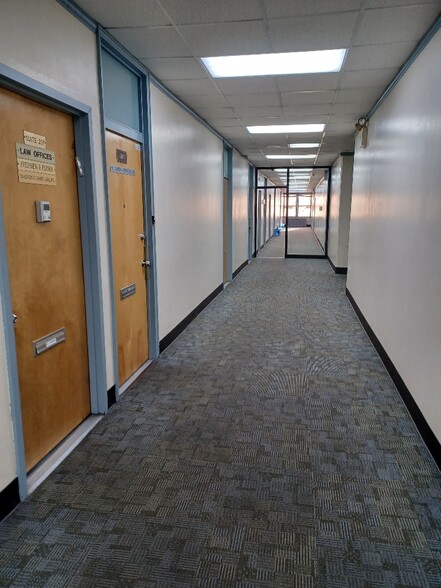 11655 Queens Blvd, Forest Hills, NY for lease - Interior Photo - Image 3 of 23