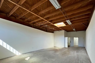 3221 S Hill St, Los Angeles, CA for lease Interior Photo- Image 2 of 2