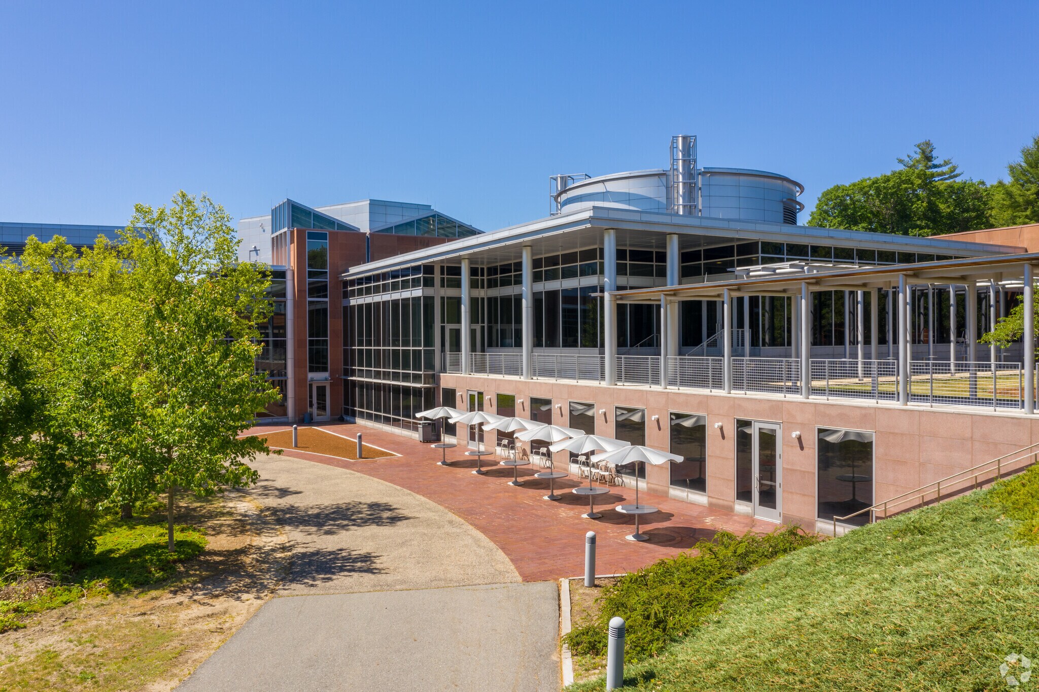 4 Corporate Dr, Andover, MA for lease Building Photo- Image 1 of 2