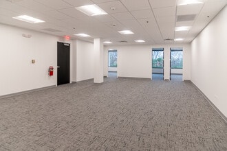 1821 Walden Office Sq, Schaumburg, IL for lease Building Photo- Image 2 of 6