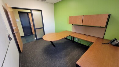 10 Strecker Rd, Ellisville, MO à louer Photo intérieure- Image 1 de 2