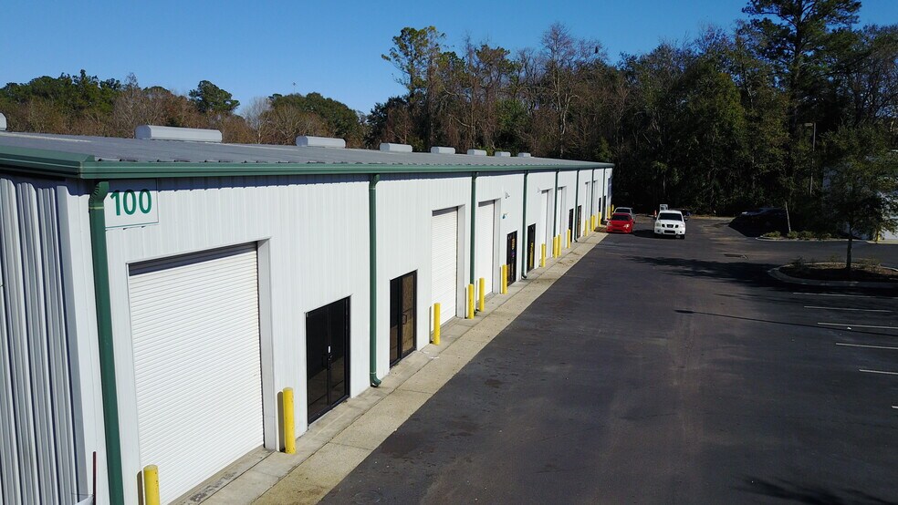 2611 Old Middleburg Rd N, Jacksonville, FL à louer - Photo du bâtiment - Image 3 de 7