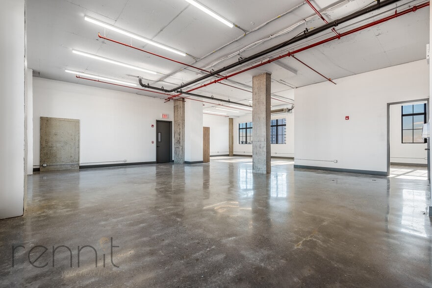 640 Parkside Ave, Brooklyn, NY for lease - Interior Photo - Image 2 of 21