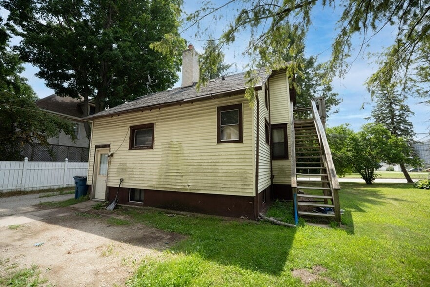 203 E Delaware St, Decatur, MI for sale - Building Photo - Image 3 of 14