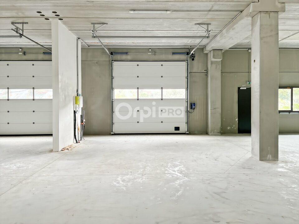 Industrial in La Ciotat for lease Interior Photo- Image 1 of 8