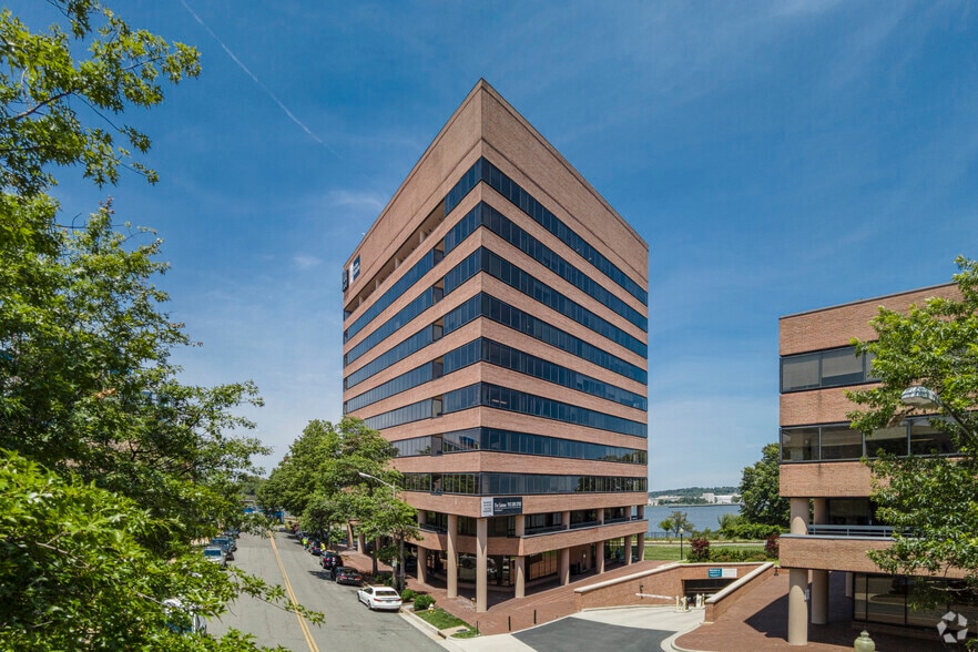 1199 N Fairfax St, Alexandria, VA for lease - Building Photo - Image 3 of 11
