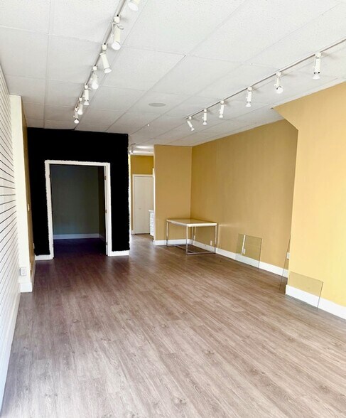 814-818 S Robertson Blvd, Beverly Hills, CA à louer - Photo du bâtiment - Image 3 de 4