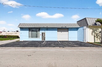 321 N Railroad Ave, Boynton Beach, FL à louer Photo intérieure- Image 1 de 2