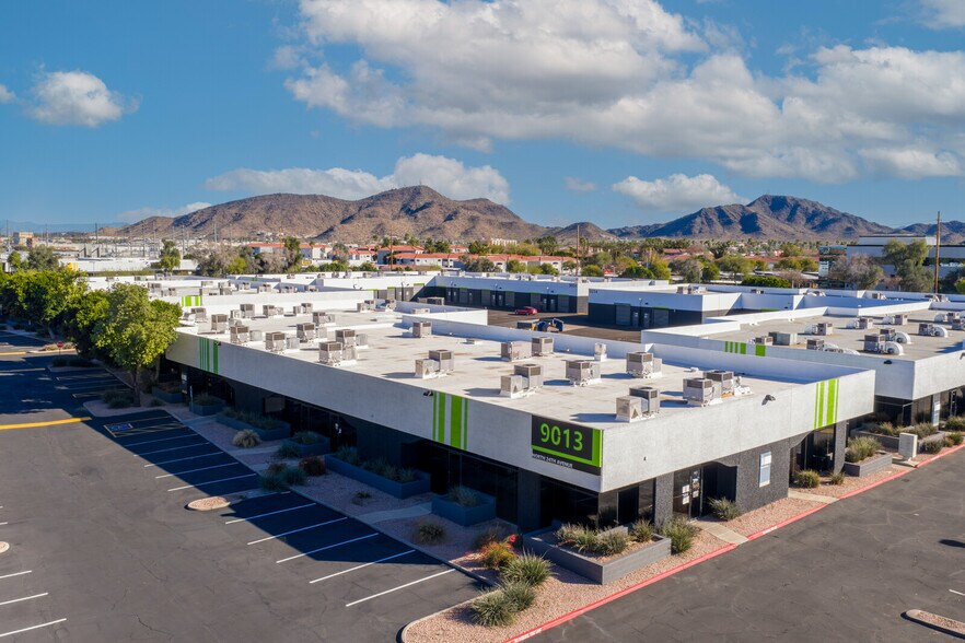 2320 W Mission Ln, Phoenix, AZ à louer - Photo du bâtiment - Image 3 de 8