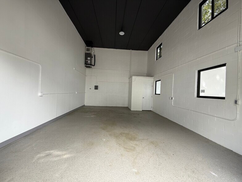 1777 Blount Rd, Pompano Beach, FL à vendre - Photo du bâtiment - Image 2 de 22