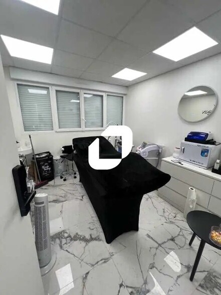 Office in Conflans-Sainte-Honorine for lease - Interior Photo - Image 3 of 5