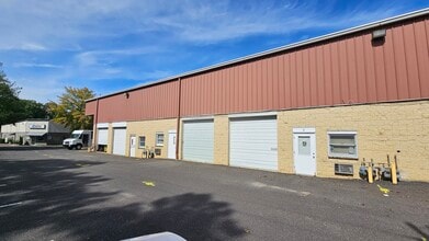 1044 Industrial Dr, West Berlin, NJ for lease Interior Photo- Image 1 of 2