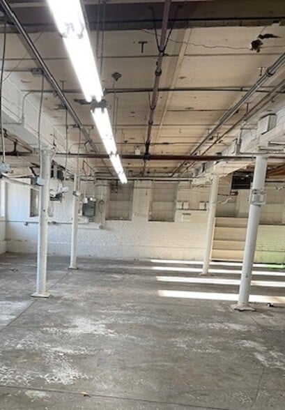 49 Rose St, Stoughton, MA for lease - Building Photo - Image 2 of 9