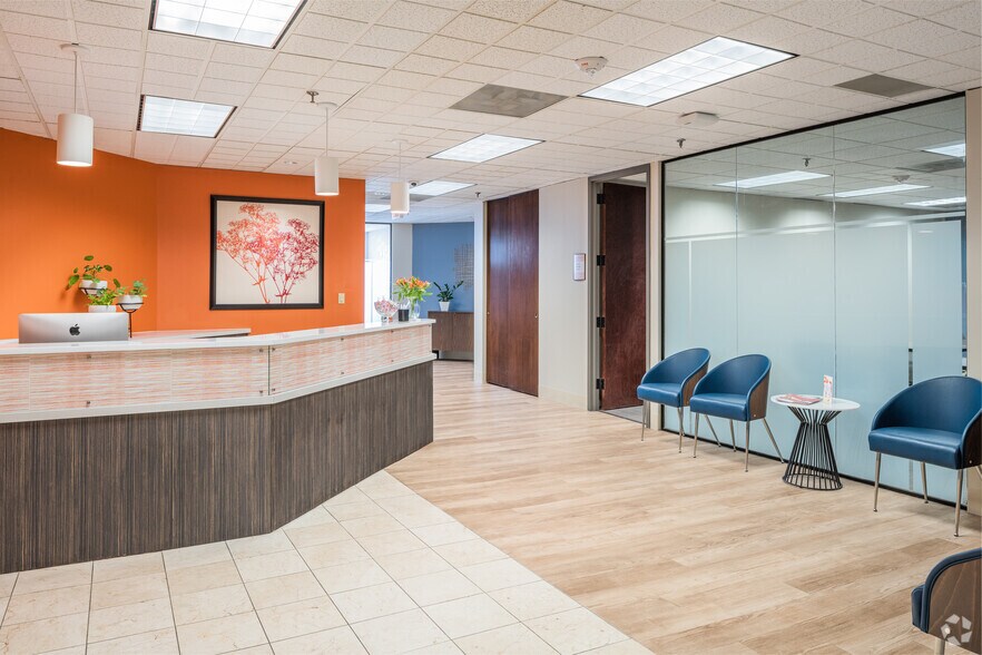 231 S Bemiston Ave, Clayton, MO à louer - Photo intérieure - Image 2 de 26