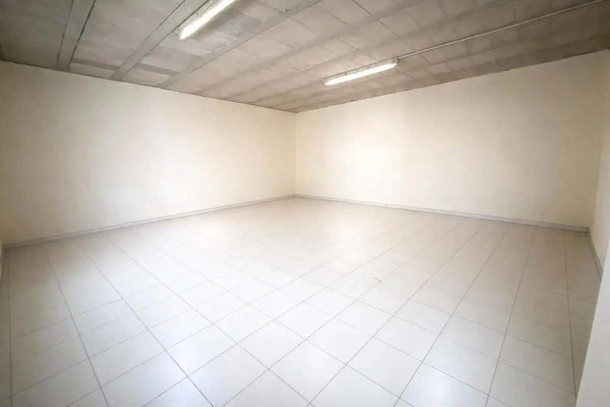 Office in La Farlède for lease Building Photo- Image 1 of 9