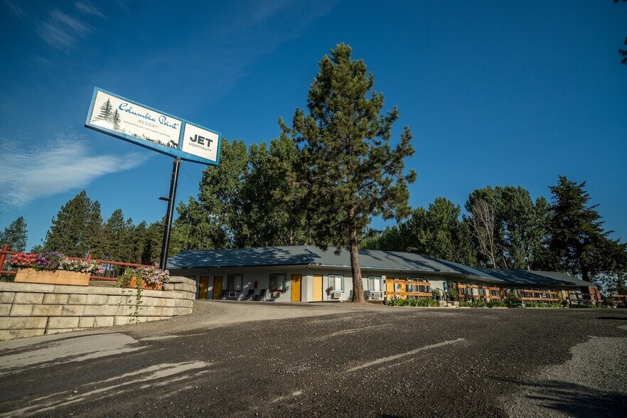 978 Highway 395 N, Kettle Falls, WA à vendre - Photo du bâtiment - Image 2 de 18
