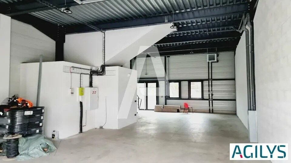Flex in Fresnes for lease Interior Photo- Image 1 of 7