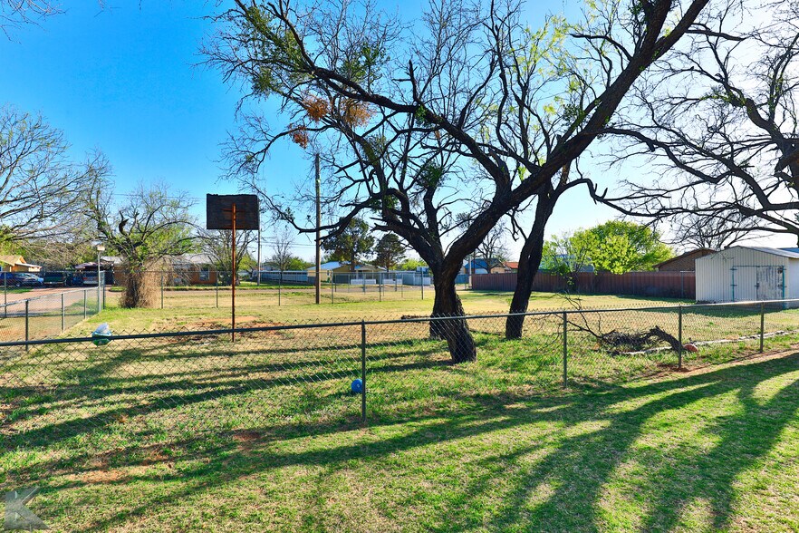2450 Maple St, Abilene, TX à vendre - Photo du bâtiment - Image 3 de 47
